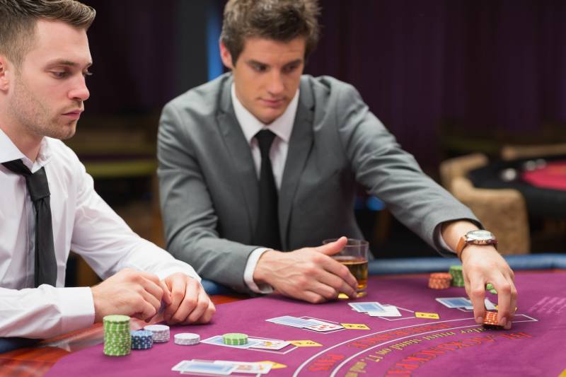 Estratégia de poker e dicas para Texas Hold’em e PLO