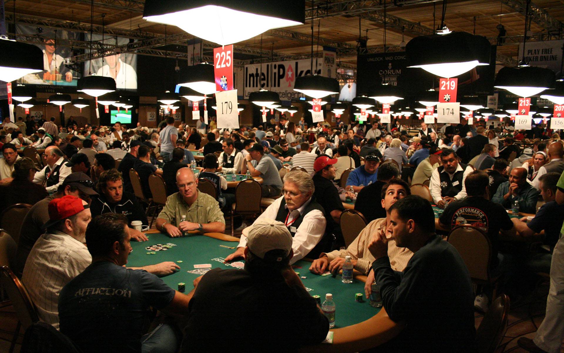 torneio de póquer ao vivo
